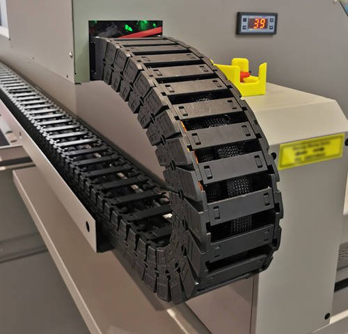 Why Standard Cables Fail in Cable Carriers